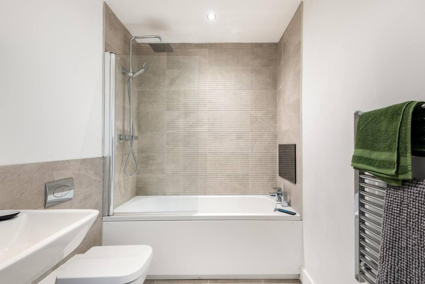 Luxurious 3-Bed Penthouse In Sheffield Daire Handsworth Dış mekan fotoğraf